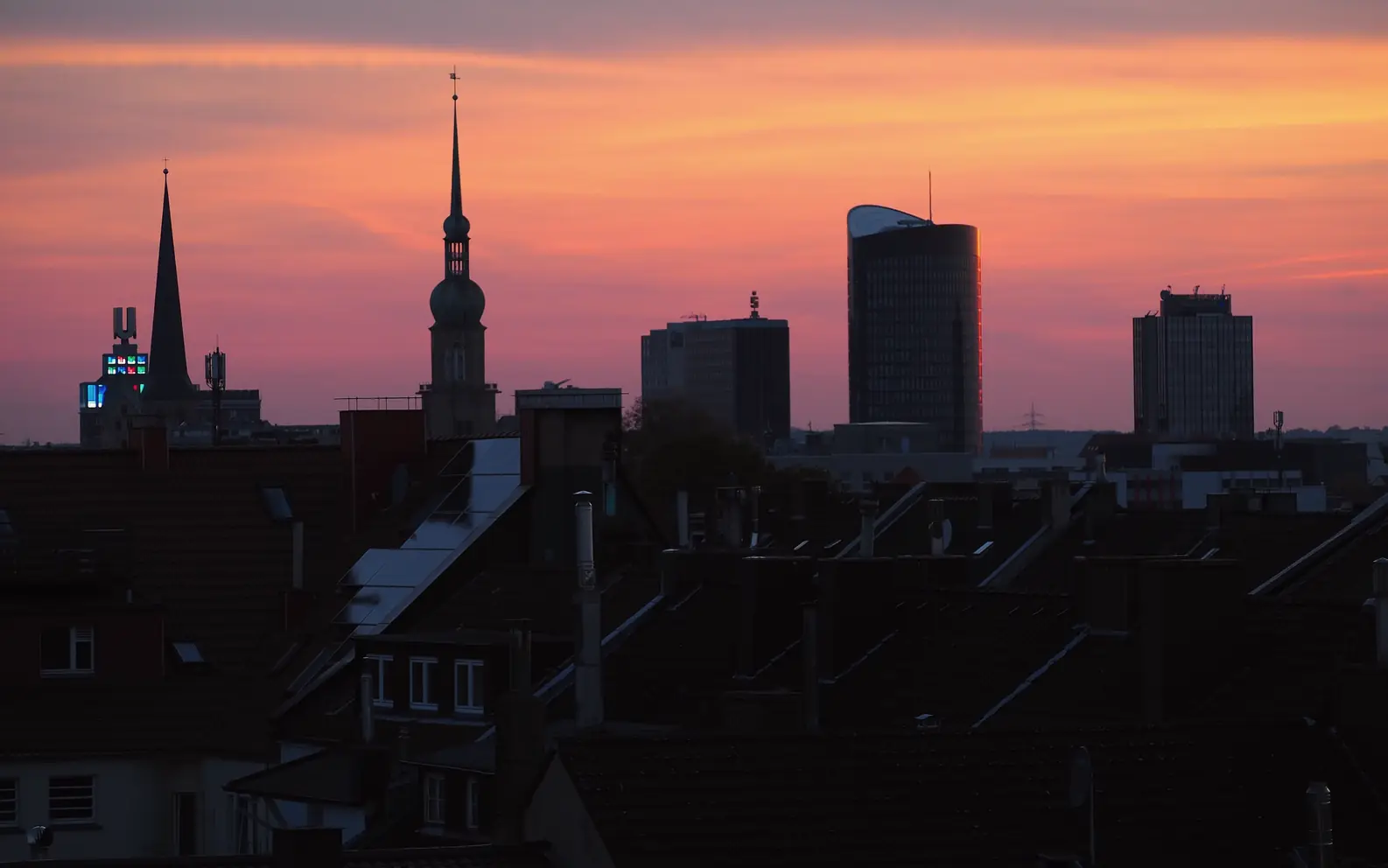 Die Dortmunder Skyline nach Sonnenuntergang